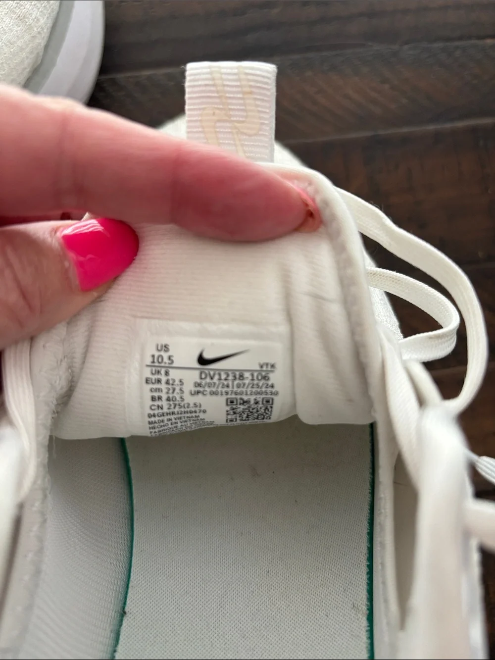 Nike Wonen's White Knit Running Sneakers